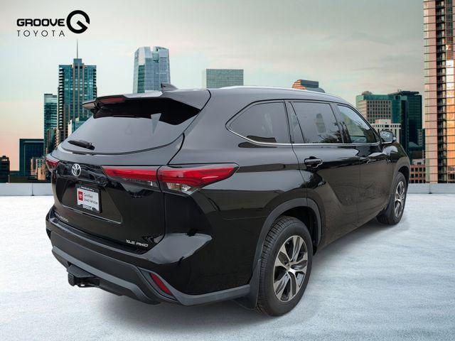 used 2022 Toyota Highlander car, priced at $39,508