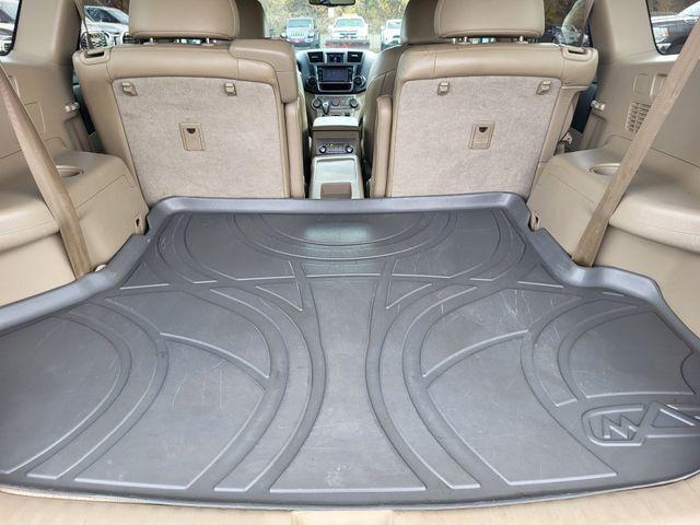 used 2013 Toyota Highlander car, priced at $14,310