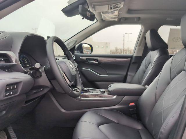 new 2025 Toyota Highlander car, priced at $56,182