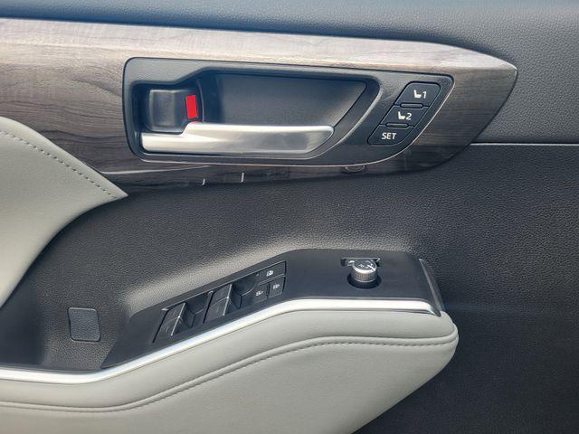 new 2026 Toyota Highlander car, priced at $55,672