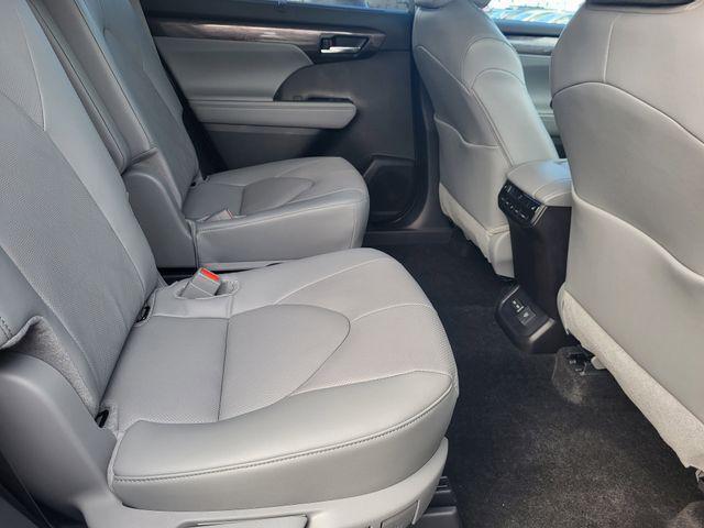 new 2026 Toyota Highlander car, priced at $55,672