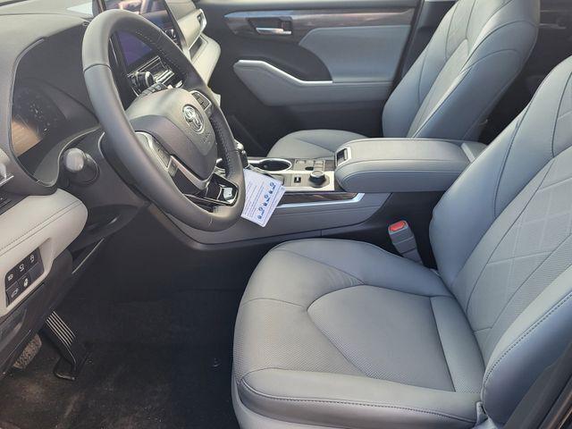 new 2026 Toyota Highlander car, priced at $55,672