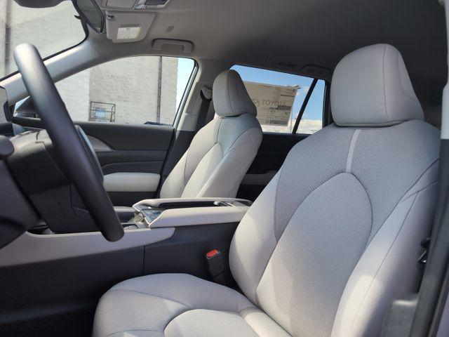 new 2025 Toyota Highlander Hybrid car, priced at $46,135