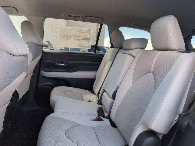 new 2025 Toyota Highlander Hybrid car, priced at $46,135