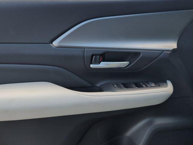 new 2025 Toyota Highlander Hybrid car, priced at $46,135