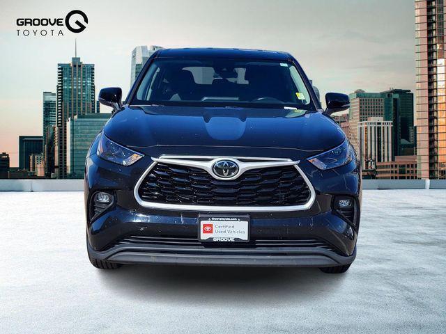 used 2024 Toyota Highlander car, priced at $34,491
