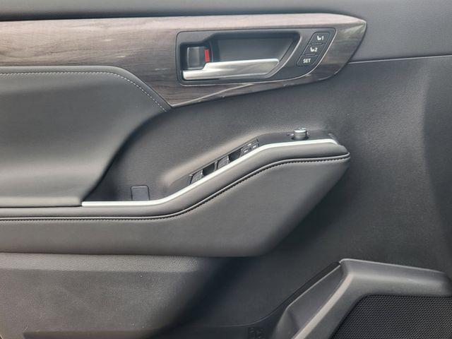 new 2026 Toyota Highlander car, priced at $53,408