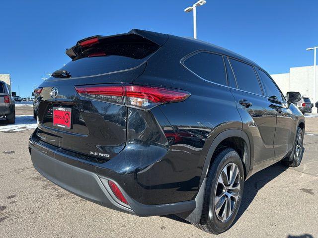 used 2022 Toyota Highlander car, priced at $39,291