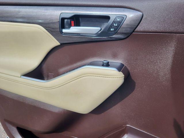 used 2020 Toyota Highlander car, priced at $27,995