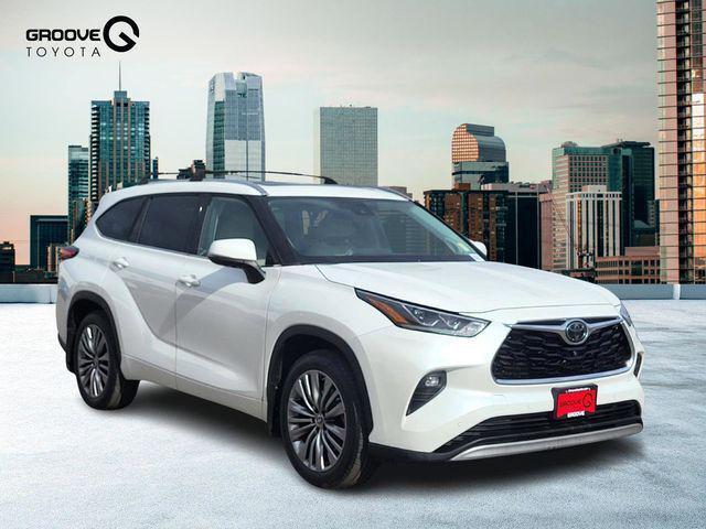 used 2020 Toyota Highlander car, priced at $27,995