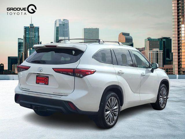 used 2020 Toyota Highlander car, priced at $27,995