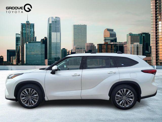 used 2020 Toyota Highlander car, priced at $27,995