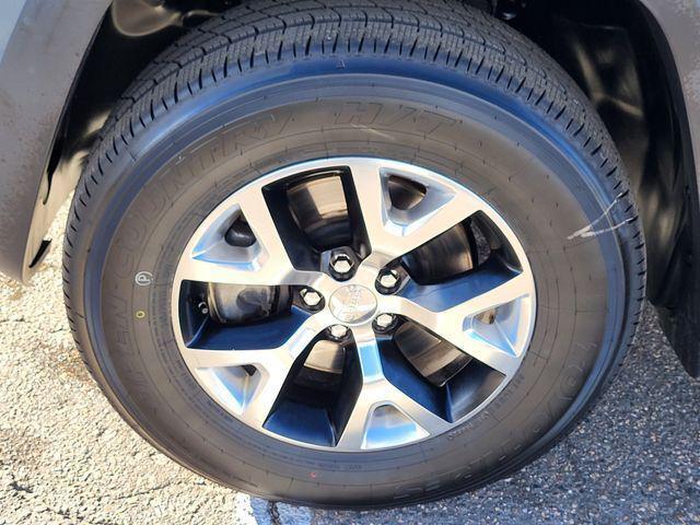 used 2015 Jeep Cherokee car, priced at $11,791