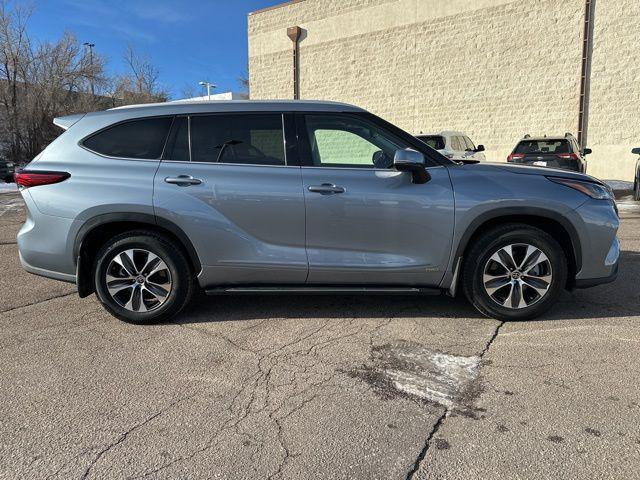 used 2022 Toyota Highlander Hybrid car, priced at $41,992