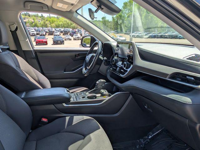 used 2022 Toyota Highlander car, priced at $31,638