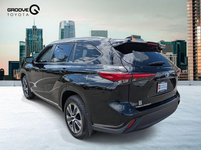 used 2023 Toyota Highlander car, priced at $40,279