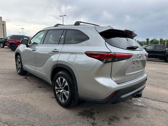 used 2022 Toyota Highlander car, priced at $39,801