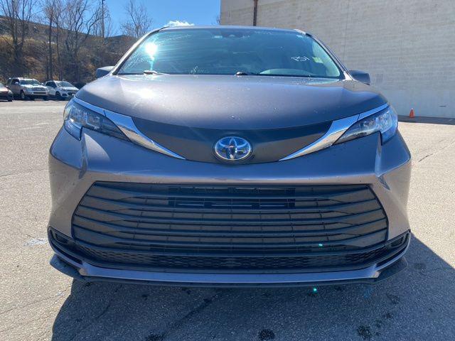 used 2023 Toyota Sienna car, priced at $39,797