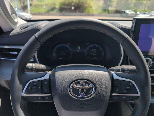new 2025 Toyota Highlander car, priced at $56,182
