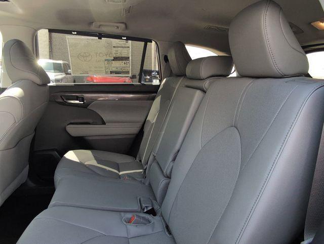new 2025 Toyota Highlander car, priced at $52,178