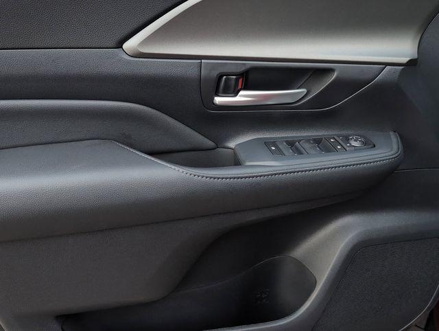new 2025 Toyota Grand Highlander car, priced at $48,505