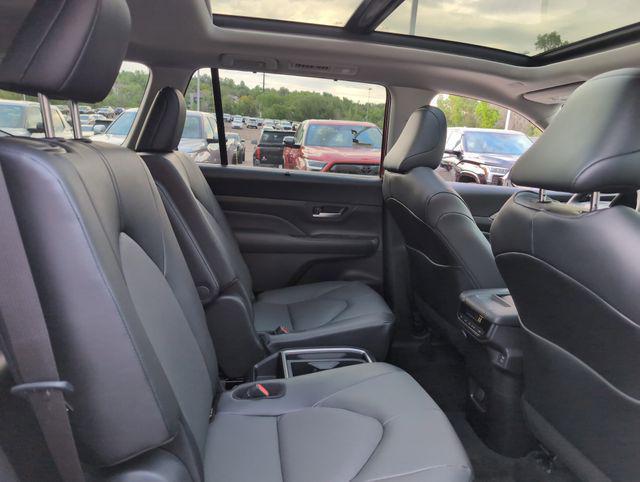 new 2025 Toyota Grand Highlander car, priced at $48,505