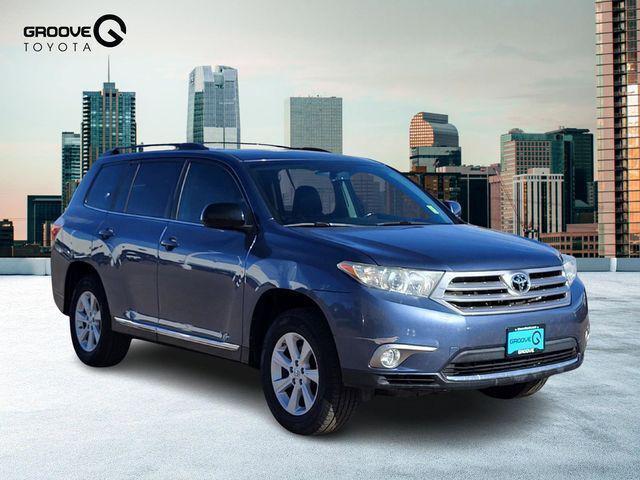 used 2013 Toyota Highlander car, priced at $10,491