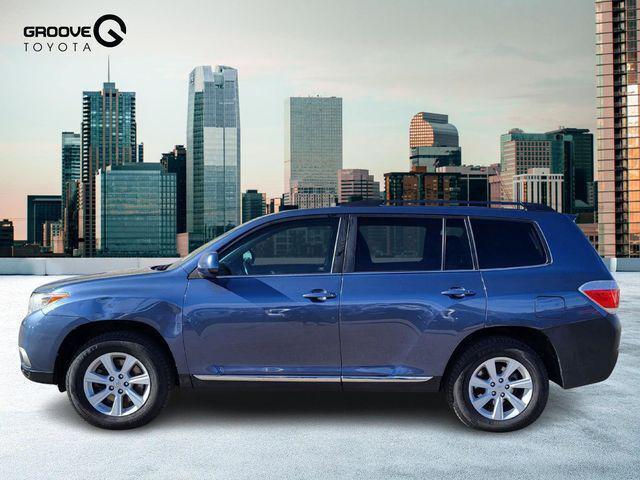 used 2013 Toyota Highlander car, priced at $10,491