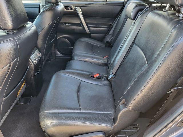 used 2013 Toyota Highlander car, priced at $10,491