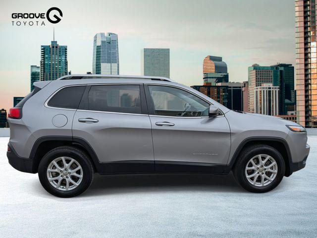 used 2015 Jeep Cherokee car, priced at $13,899