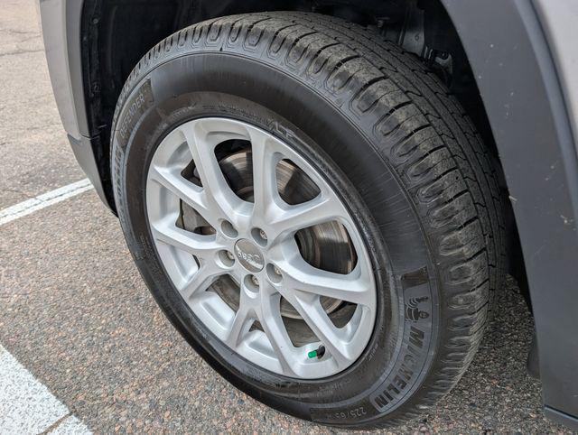 used 2015 Jeep Cherokee car, priced at $13,899