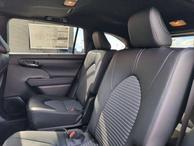 new 2025 Toyota Highlander car, priced at $50,473