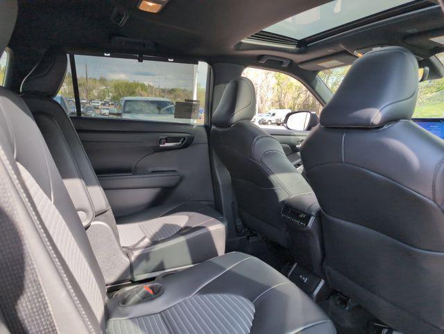new 2025 Toyota Highlander car, priced at $50,473
