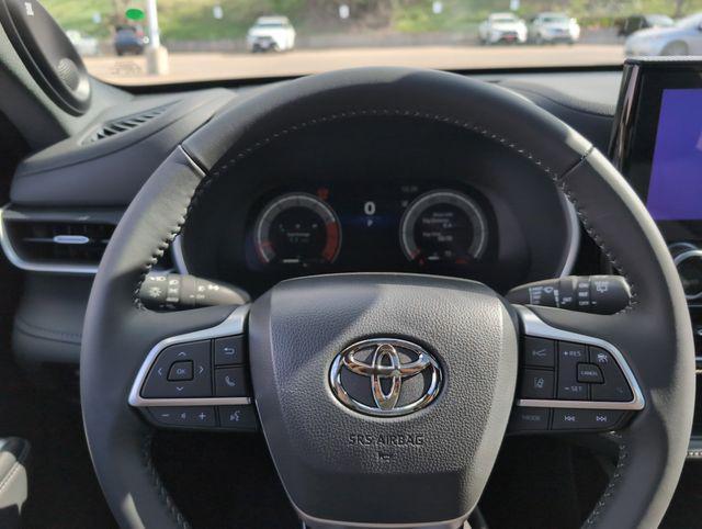 new 2025 Toyota Highlander car, priced at $49,843