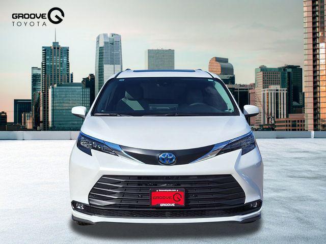 new 2025 Toyota Sienna car, priced at $47,313