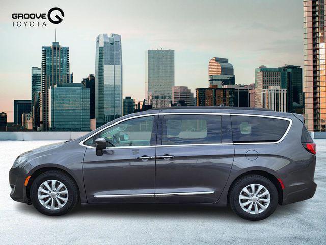 used 2017 Chrysler Pacifica car, priced at $7,995