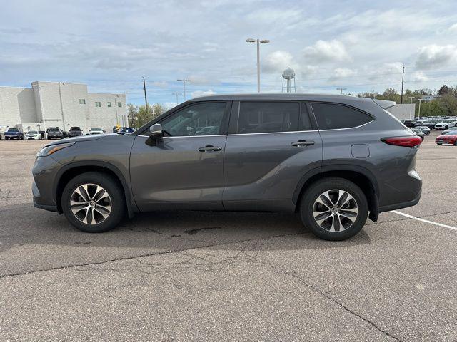 used 2023 Toyota Highlander car, priced at $38,519