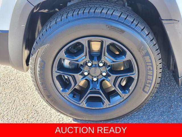 used 2020 Jeep Cherokee car, priced at $12,491