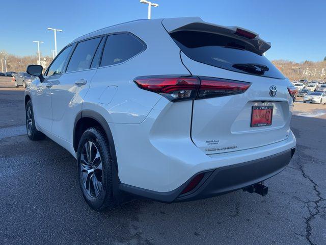 used 2020 Toyota Highlander Hybrid car, priced at $38,491