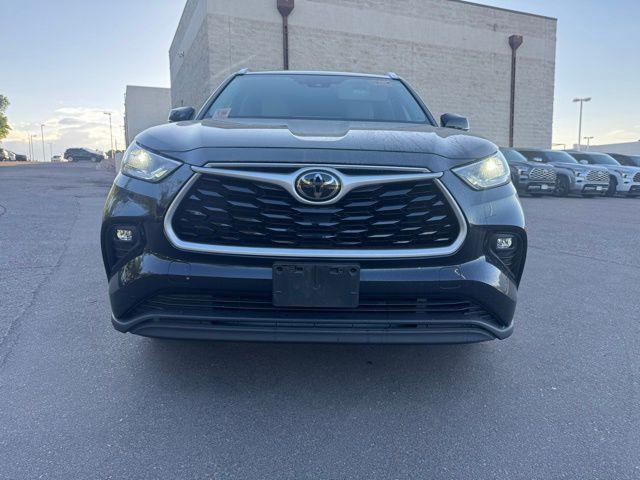 used 2021 Toyota Highlander car, priced at $31,558