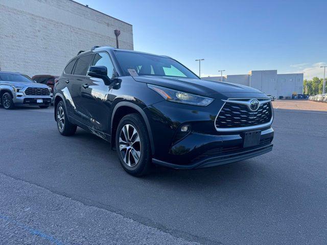 used 2021 Toyota Highlander car, priced at $31,558