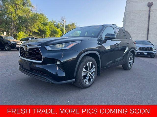 used 2021 Toyota Highlander car, priced at $31,998