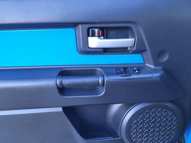 used 2007 Toyota FJ Cruiser car, priced at $14,022