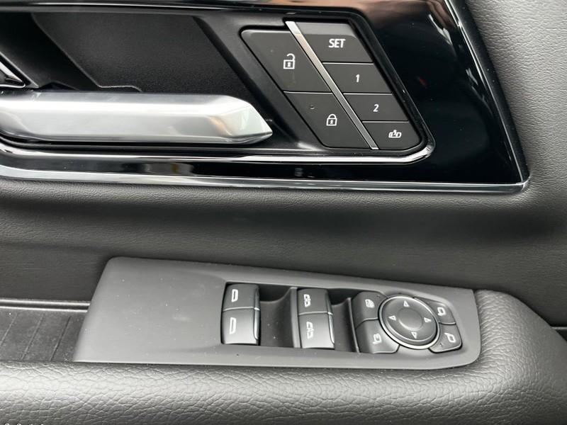 new 2025 GMC Yukon XL car
