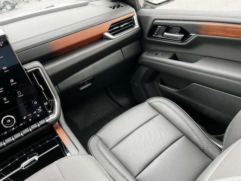 new 2025 GMC Yukon XL car