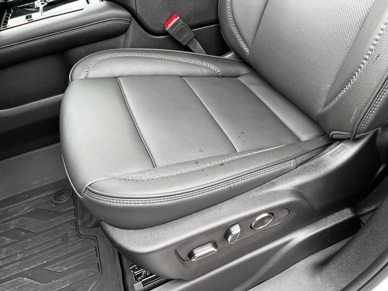 new 2025 GMC Yukon XL car