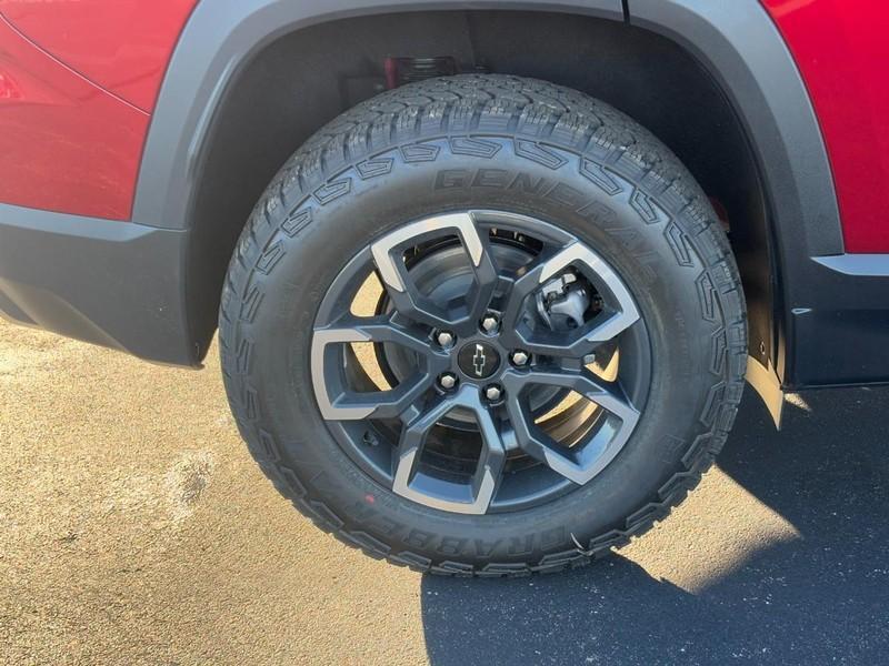 new 2026 Chevrolet Equinox car, priced at $37,390