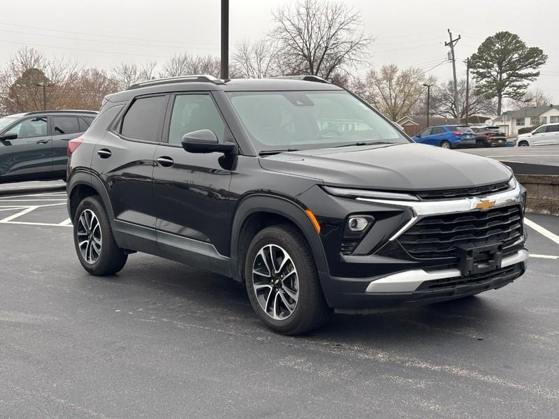 used 2025 Chevrolet TrailBlazer car, priced at $25,870