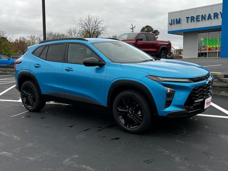 new 2025 Chevrolet Trax car, priced at $25,660