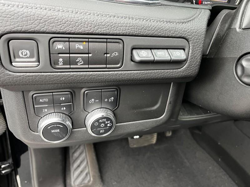 used 2021 GMC Yukon car, priced at $40,226